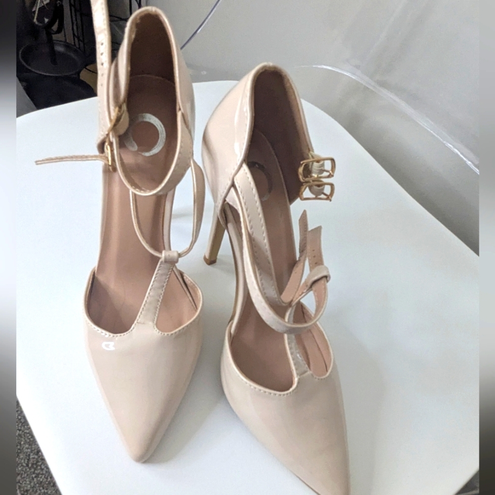 Journee Collection Heels